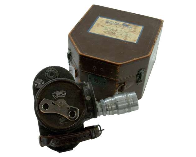 The camera Wellington Mara used to take photos from the catwalk in Yankee Stadium, which he'd then send down to the Giants' sideline to alert the team of their opponents' formations.